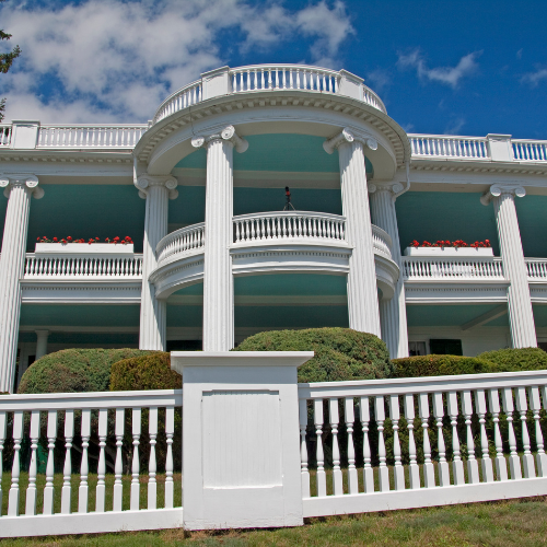 Enhancing Commercial Properties with Custom Vinyl Fencing Solutions